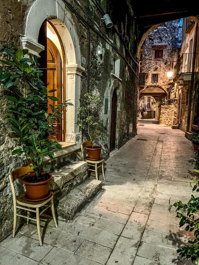 I Due Gradoni Stone House Pacentro Exterior foto